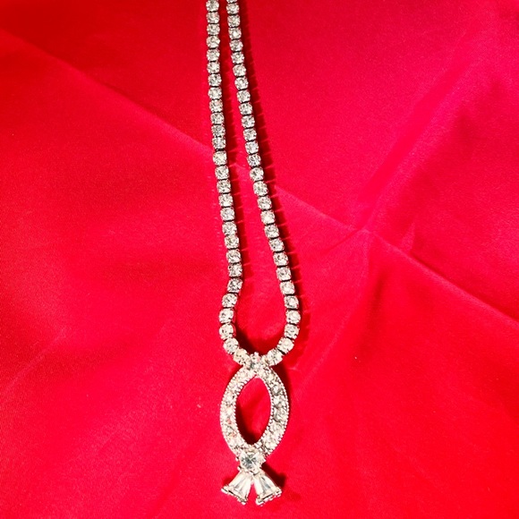 Swarovski S.A.L. Vintage Austrian Crystal Bow Shape Necklace Silver Tone EUC - Picture 4 of 8